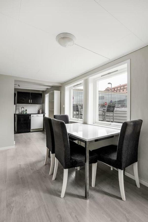 Amazing, Central House With Big Private Balcony Bergen Luaran gambar