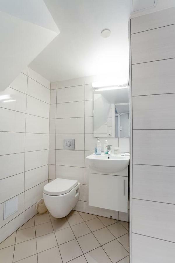 Amazing, Central House With Big Private Balcony Bergen Luaran gambar