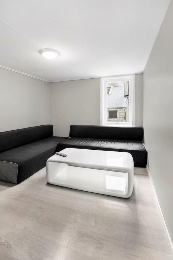 Amazing, Central House With Big Private Balcony Bergen Luaran gambar