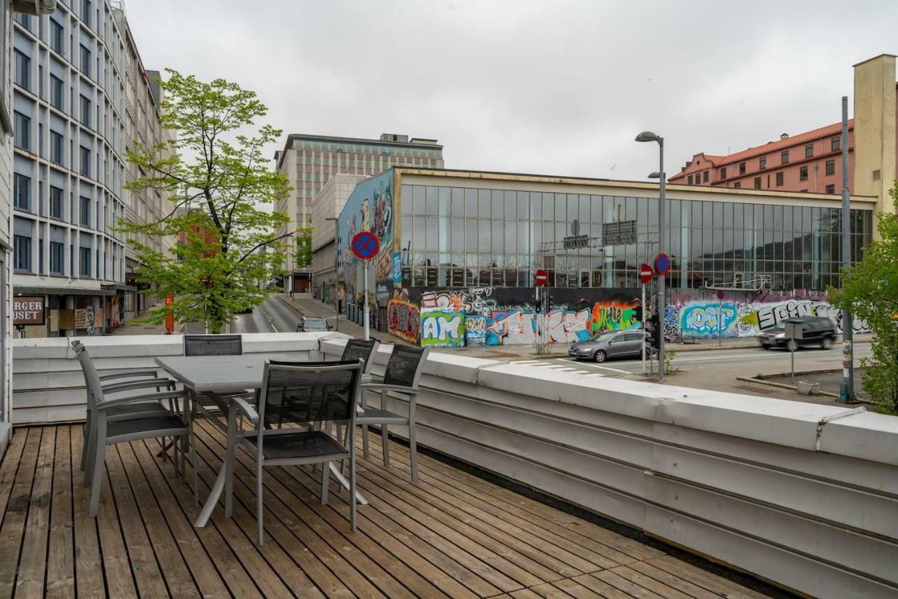 Amazing, Central House With Big Private Balcony Bergen Luaran gambar