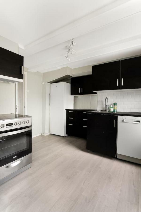 Amazing, Central House With Big Private Balcony Bergen Luaran gambar
